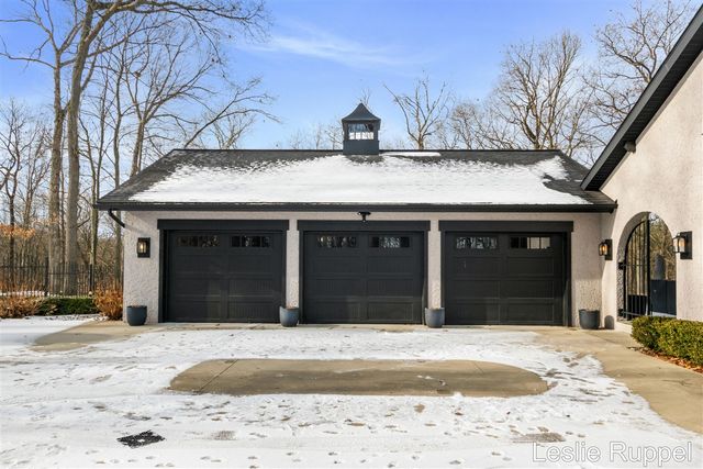 353 Riders Trail, Ada, MI 49301