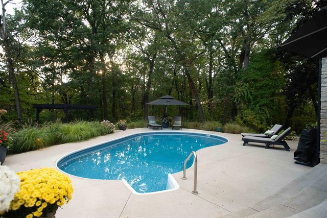 353 Riders Trail, Ada, MI 49301