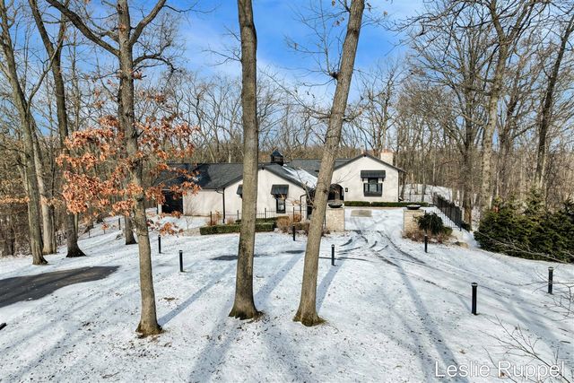 353 Riders Trail, Ada, MI 49301