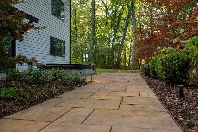 353 Riders Trail, Ada, MI 49301