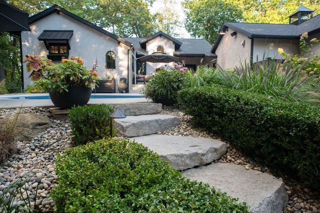 353 Riders Trail, Ada, MI 49301