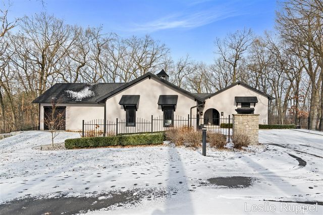 353 Riders Trail, Ada, MI 49301