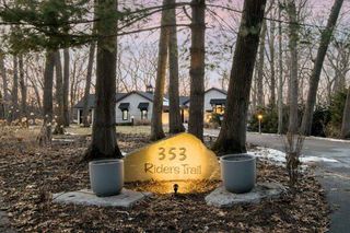 353 Riders Trail, Ada, MI 49301