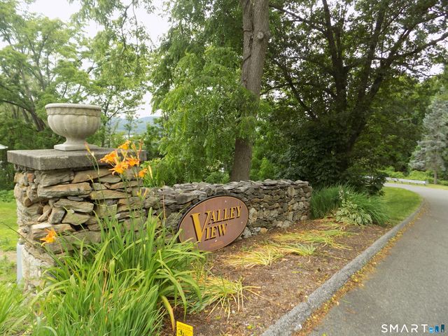 34 Valley Drive 34, New Milford, CT 06776