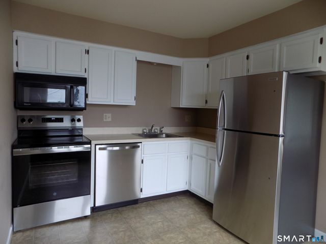 34 Valley Drive 34, New Milford, CT 06776