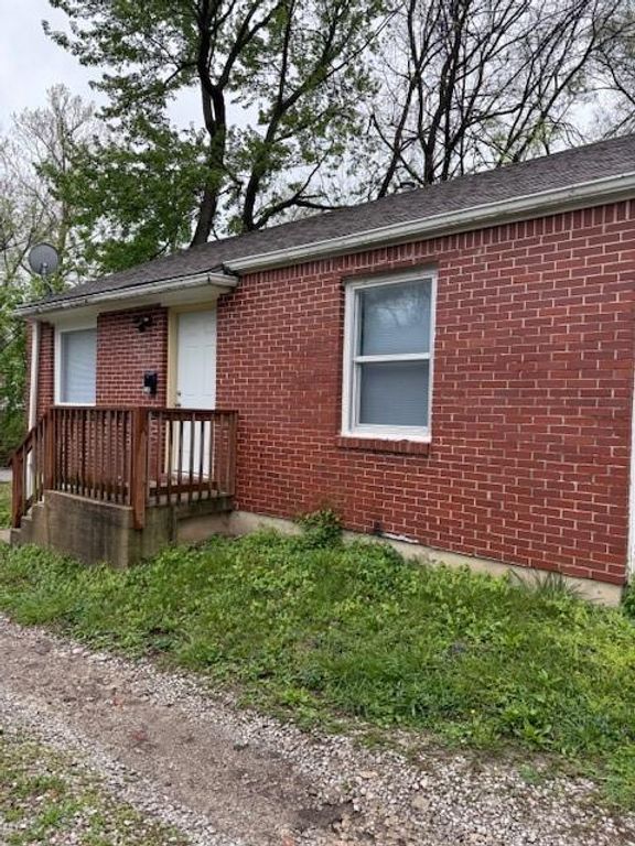 732 W Stone Street, Independence, MO 64050