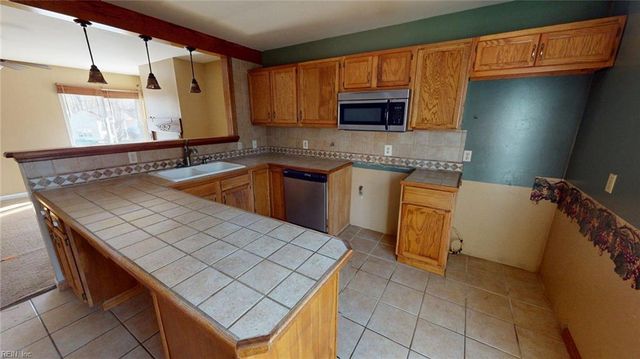 7648 Crestview DR, Toano, VA 23168