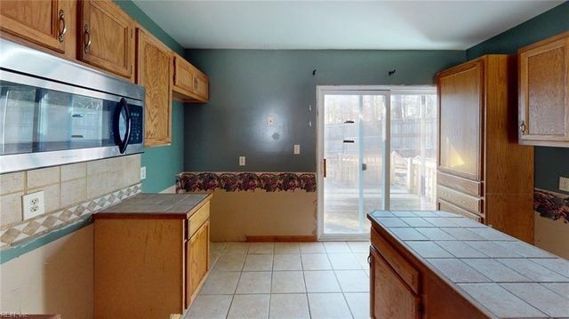 7648 Crestview DR, Toano, VA 23168