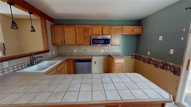 7648 Crestview DR, Toano, VA 23168