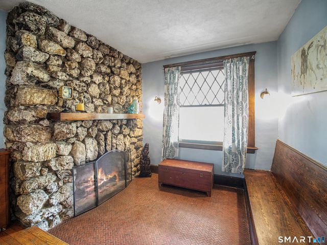 18 Rimmon Road, Woodbridge, CT 06525