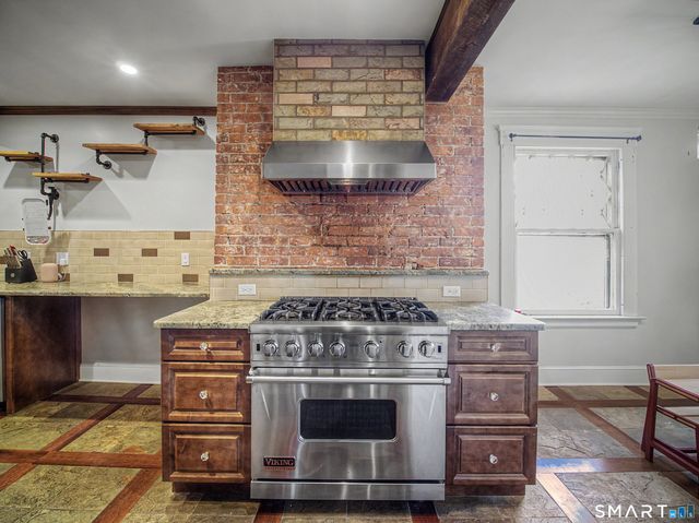 18 Rimmon Road, Woodbridge, CT 06525