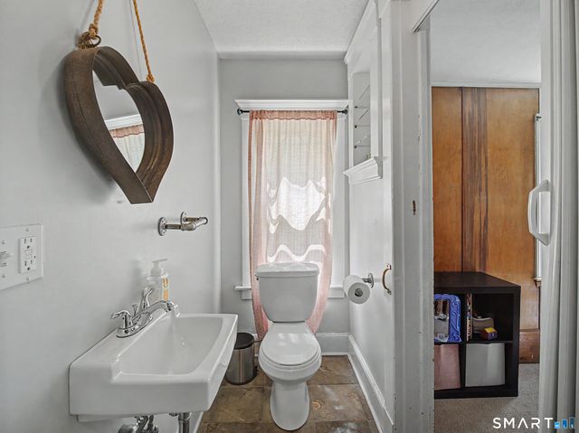 18 Rimmon Road, Woodbridge, CT 06525