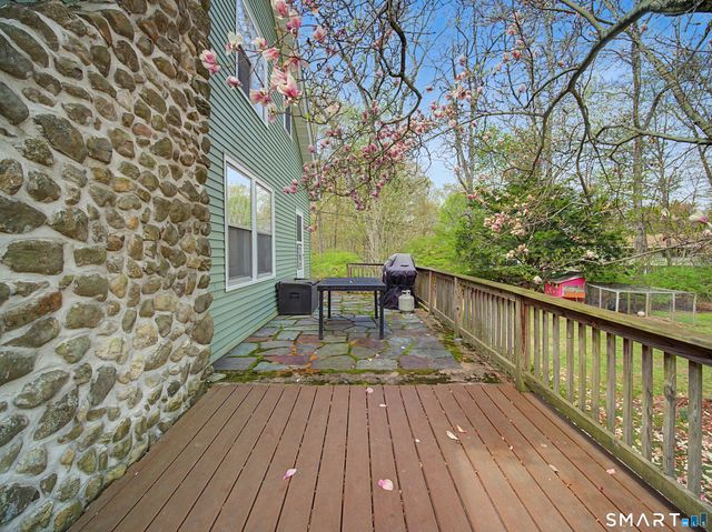 18 Rimmon Road, Woodbridge, CT 06525