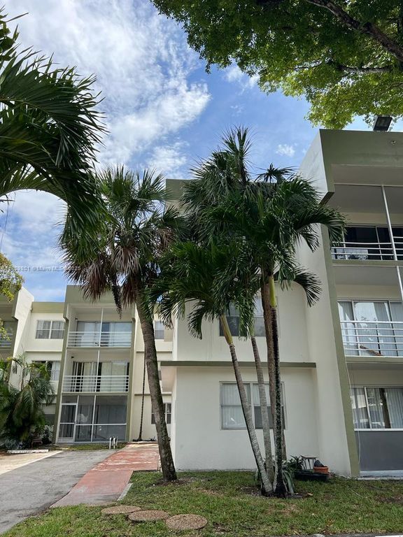 4215 N University Dr 106, Sunrise, FL 33351