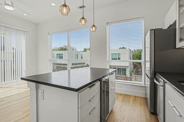 2217 N Fitzhugh Avenue 205, Dallas, TX 75204