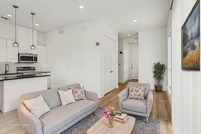 2217 N Fitzhugh Avenue 205, Dallas, TX 75204