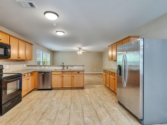34 W Sage Creek Place, The Woodlands, TX 77382