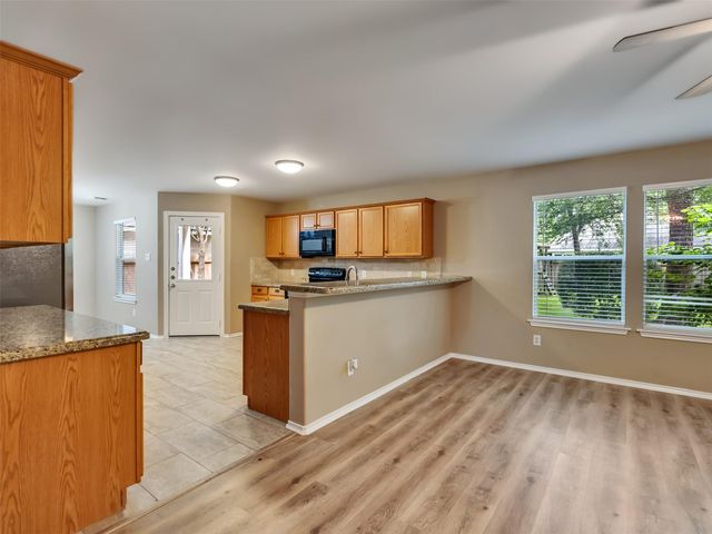 34 W Sage Creek Place, The Woodlands, TX 77382