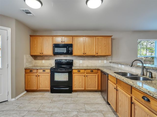 34 W Sage Creek Place, The Woodlands, TX 77382