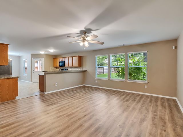 34 W Sage Creek Place, The Woodlands, TX 77382
