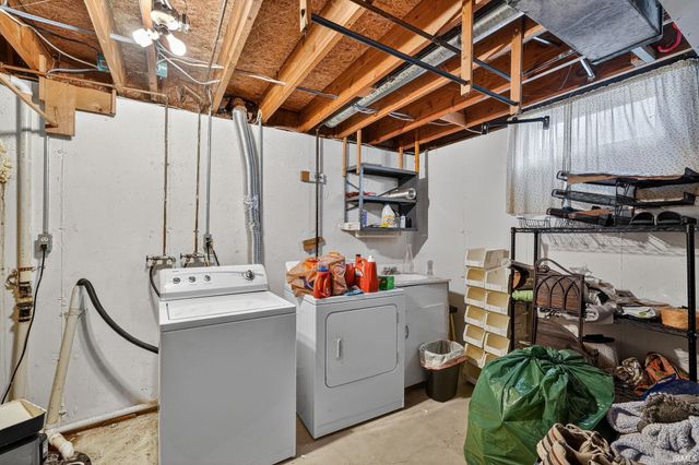 53601 Hyde Park Drive, Bristol, IN 46507