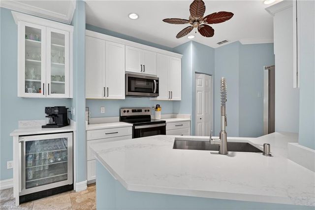 770 Tarpon Cove DR SE 103, Naples, FL 34110