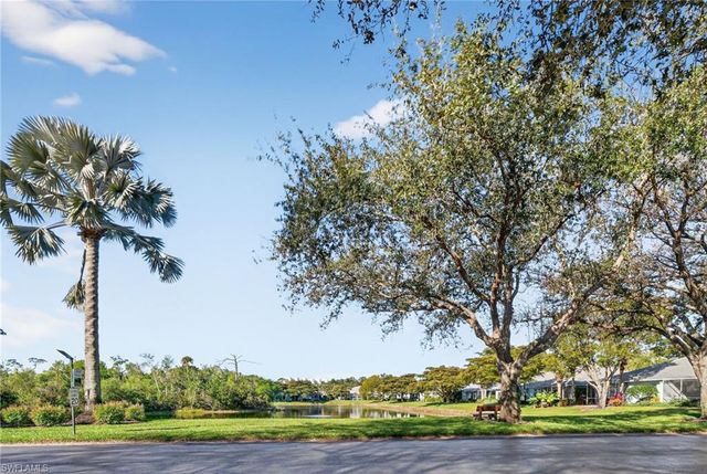 770 Tarpon Cove DR SE 103, Naples, FL 34110