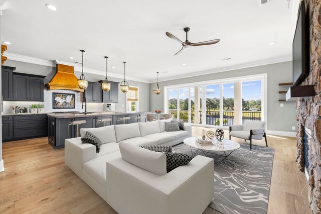 464 West Palm Dr., Myrtle Beach, SC 29579