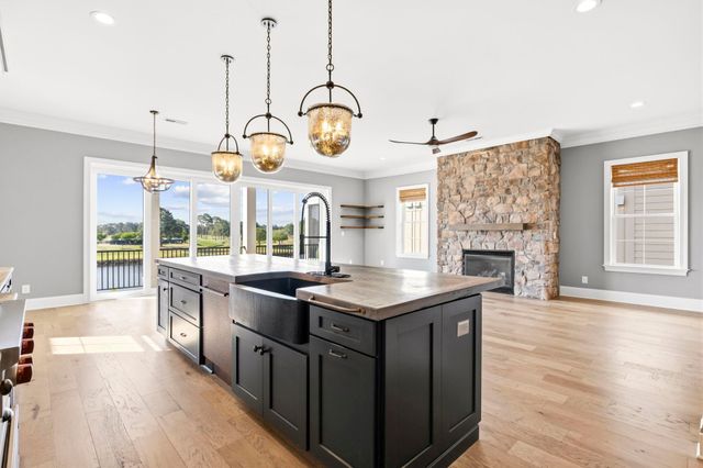 464 West Palm Dr., Myrtle Beach, SC 29579