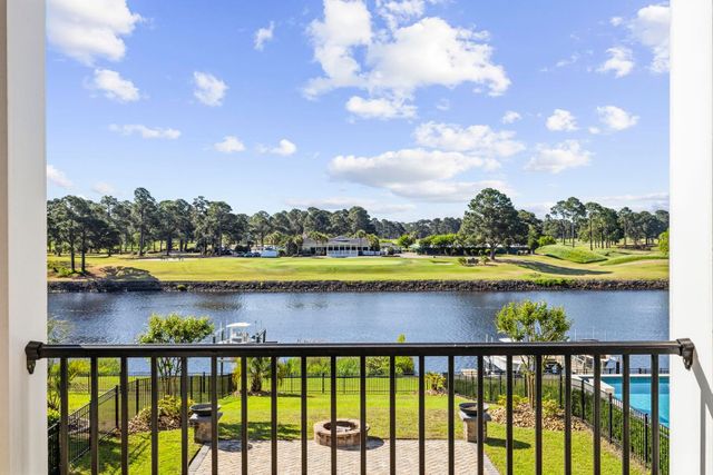 464 West Palm Dr., Myrtle Beach, SC 29579