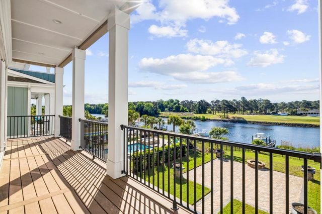 464 West Palm Dr., Myrtle Beach, SC 29579