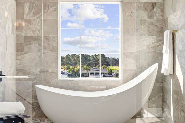 464 West Palm Dr., Myrtle Beach, SC 29579