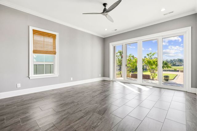 464 West Palm Dr., Myrtle Beach, SC 29579