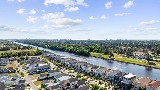 464 West Palm Dr., Myrtle Beach, SC 29579