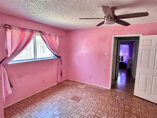 10405 Trail Avenue, Dallas, TX 75217