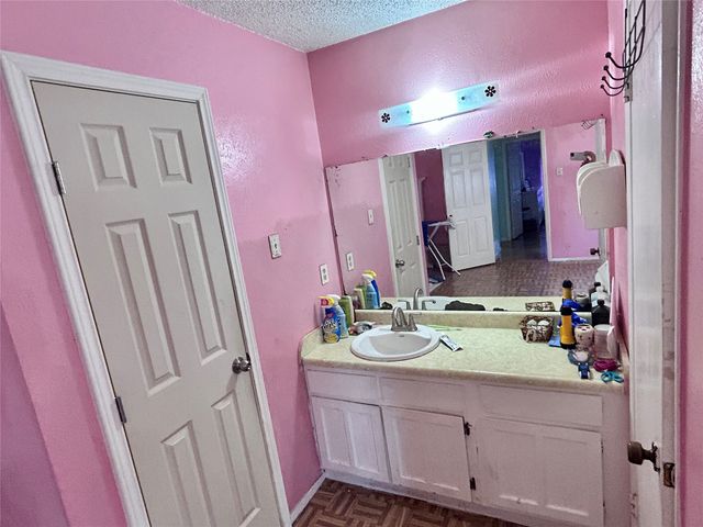 10405 Trail Avenue, Dallas, TX 75217