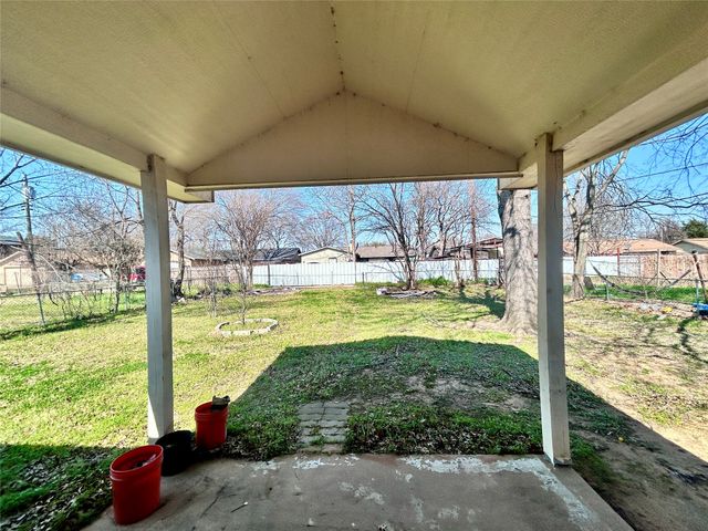 10405 Trail Avenue, Dallas, TX 75217