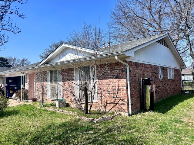 10405 Trail Avenue, Dallas, TX 75217