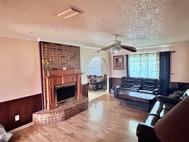 10405 Trail Avenue, Dallas, TX 75217