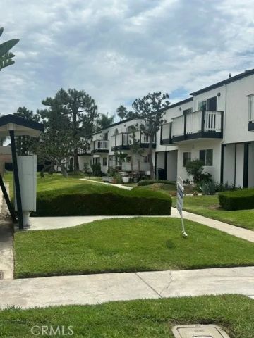 17692 Cameron Lane 102, Huntington Beach, CA 92647