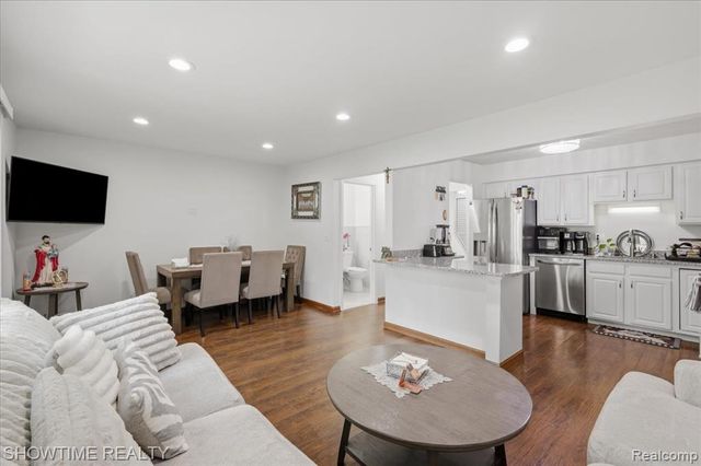 14132 Merriweather Street, Sterling Heights, MI 48312