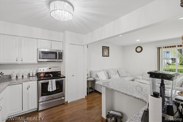 14132 Merriweather Street, Sterling Heights, MI 48312