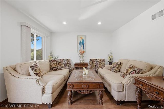 14132 Merriweather Street, Sterling Heights, MI 48312