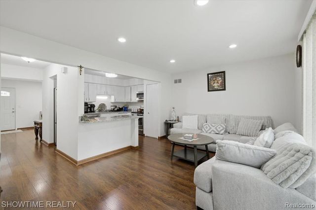14132 Merriweather Street, Sterling Heights, MI 48312