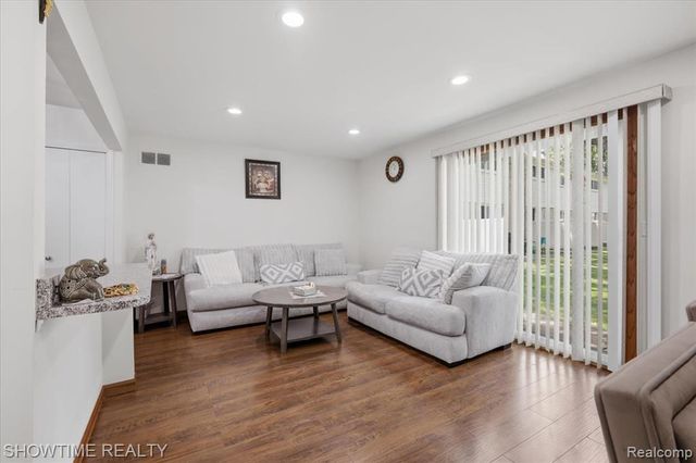 14132 Merriweather Street, Sterling Heights, MI 48312