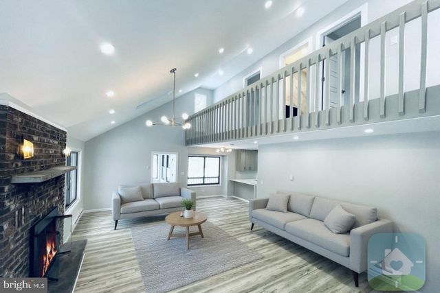 103 ASHLEY CT, Bushkill, PA 18324