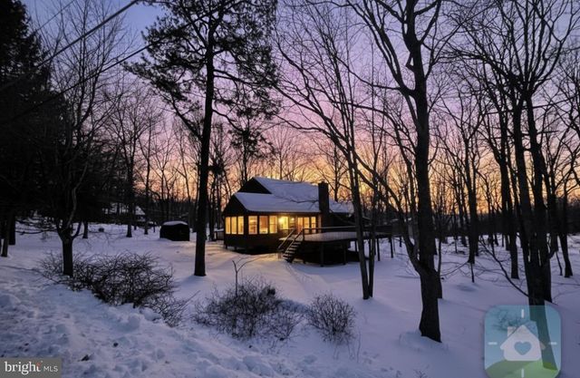 103 ASHLEY CT, Bushkill, PA 18324