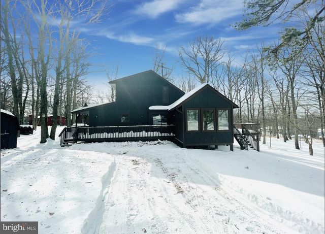 103 ASHLEY CT, Bushkill, PA 18324