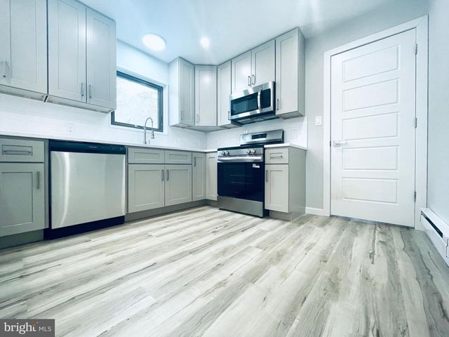 103 ASHLEY CT, Bushkill, PA 18324