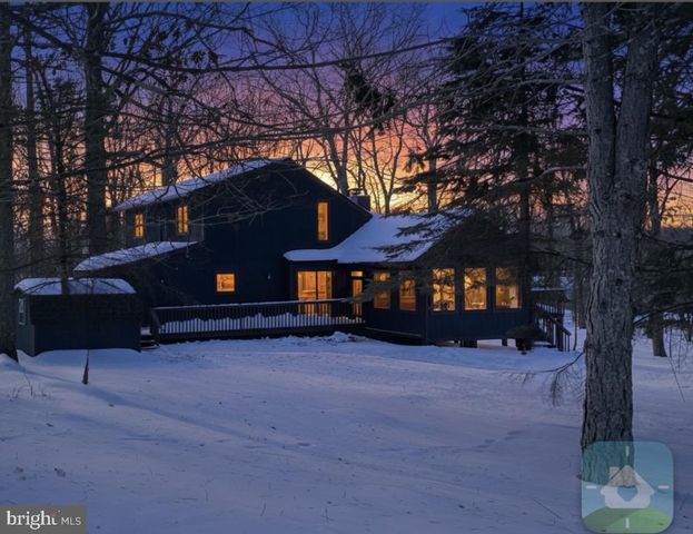 103 ASHLEY CT, Bushkill, PA 18324